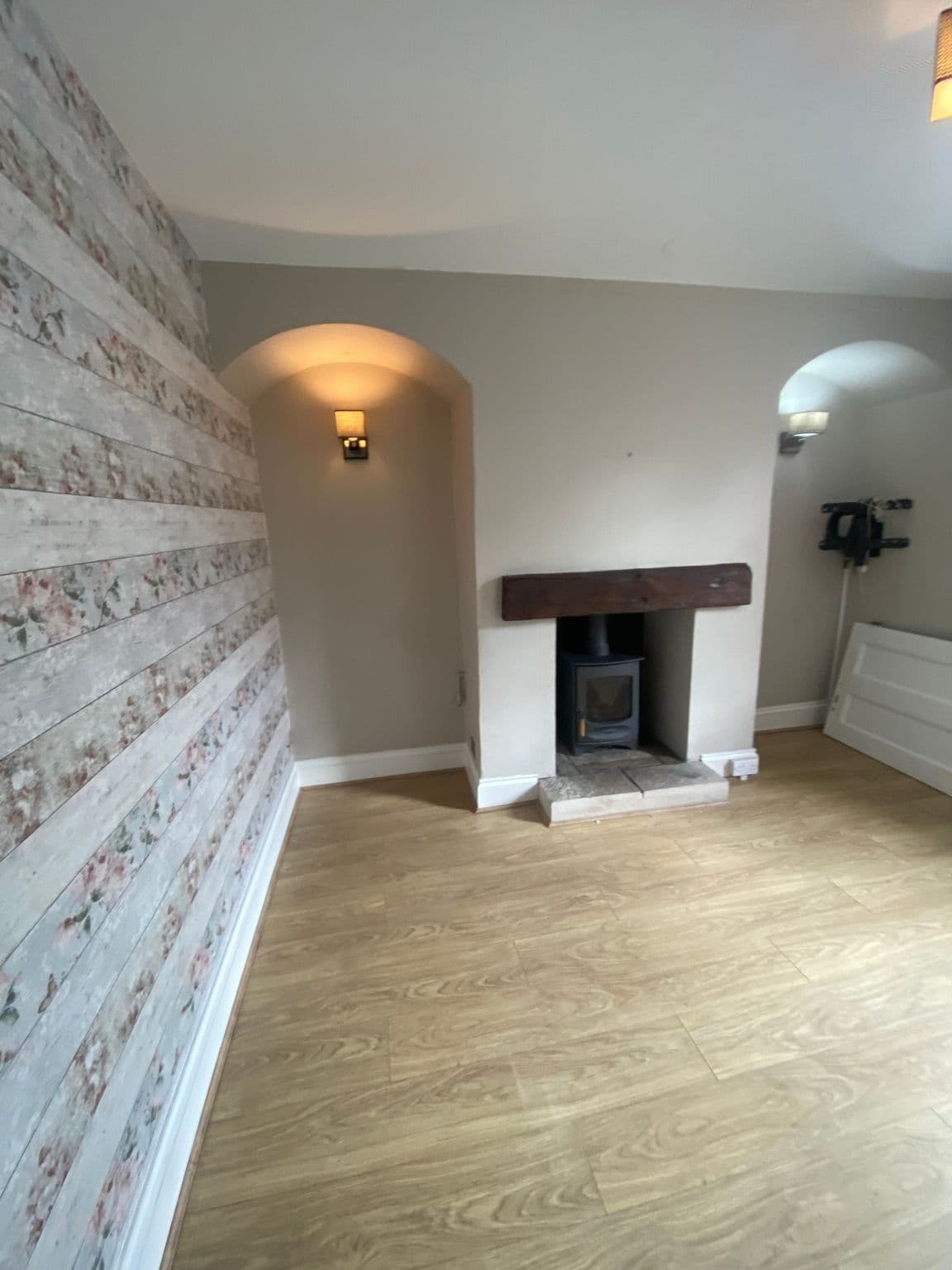 Two-bedroom cottage — view 2